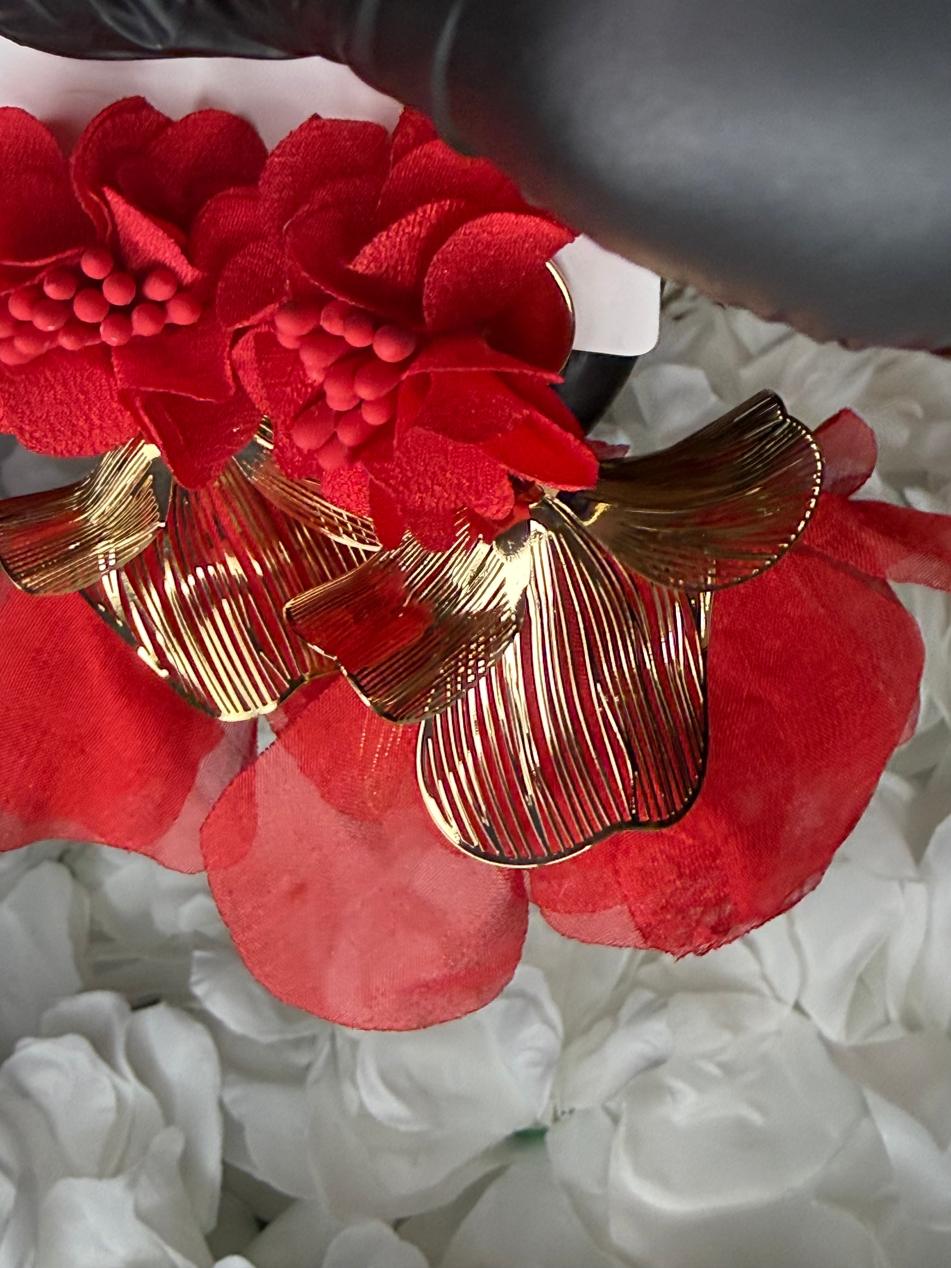 Boucle d’oreille en fleurs rouge